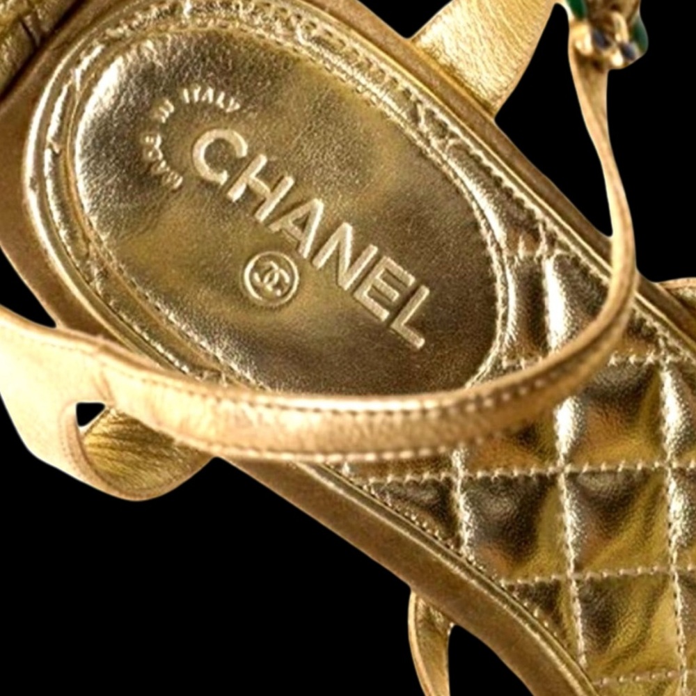 Chanel Leather Knee High Gripoix Embellished ‘CC’ Logo Gold Gladiator Sandals - Picture 2 of 12